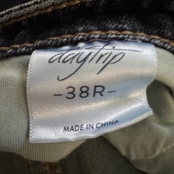 Daytrip Virgo Boot Cut Stretch Jeans Size 38R Mid-Rise - Picture 10 of 11